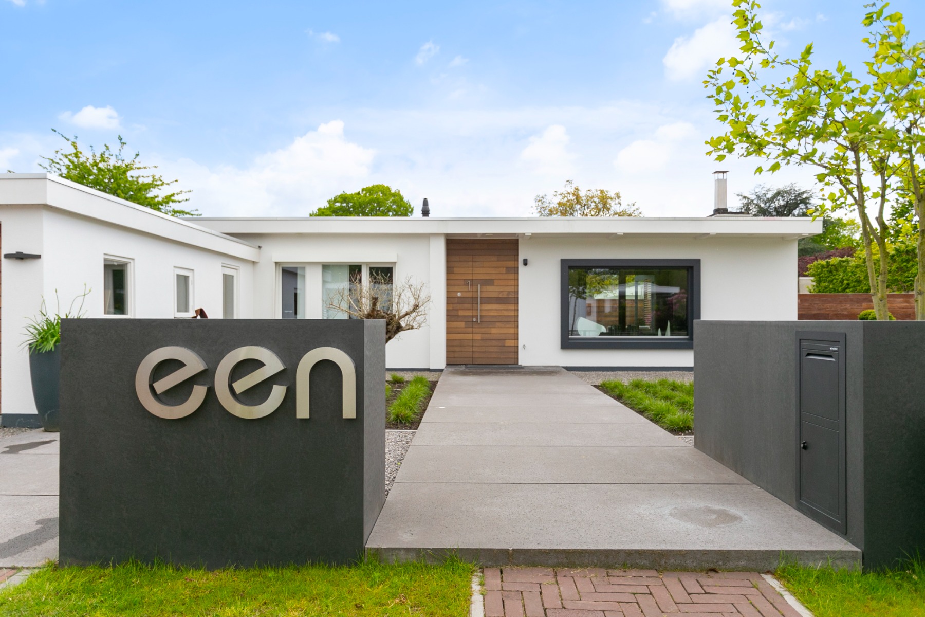 Beispiel eines Paketkasten XXL für Privatkunden – sicherer Empfang von Paketen direkt zu Hause.